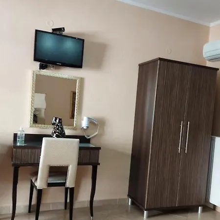 Danis Apartment Nea Vrasna