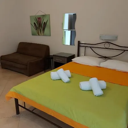 Danis Apartment Nea Vrasna